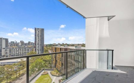 Stunning Large Furnished Apartment in the Heart of Zetland - Photo 3