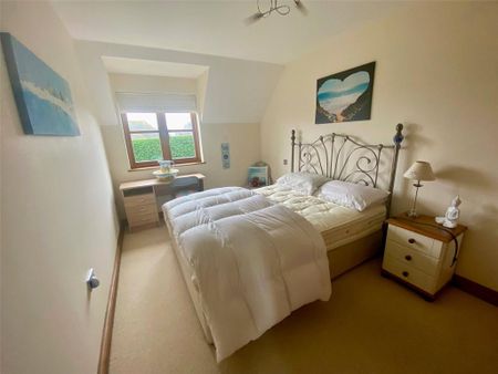 4 bedroom detached house to rent - Photo 5