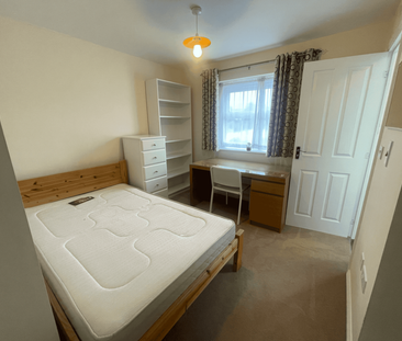 4 bedroom terraced house to rent - Photo 1