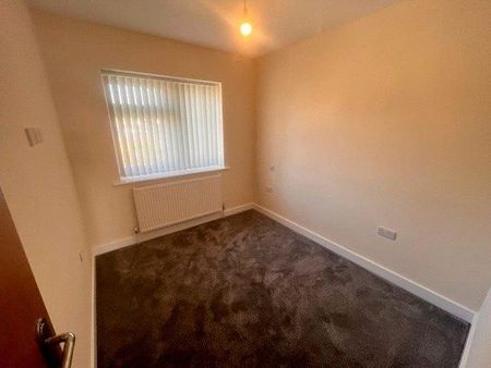 5 bedroom detached house to rent - Photo 2