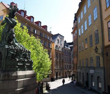 Jättefin 2:a på bra adress i Gamla Stan - Photo 2