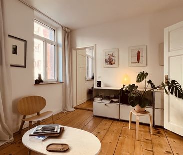 Cooles Wow Wohnen in wunderschöner 2 Zi.-Altbau-Whg mit Balkon! - Foto 6