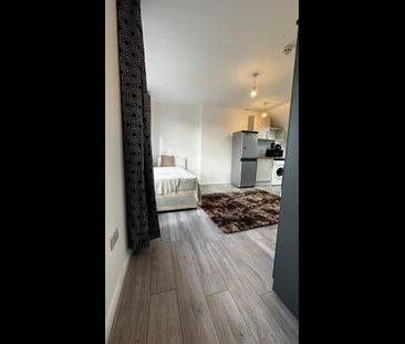 Studio Flat, Tunley Road, NW10 - Photo 2