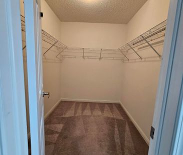 1064 Clark Boulevard - Photo 3