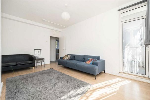 3 bedroom flat to rent - Photo 1