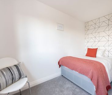 Double Room- Great Transport Links - Photo 3