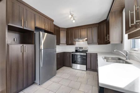 Gatineau-Plateau portfolio — 2 Bedroom - unit 1 - Photo 2