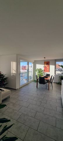 Helle und zentral gelegene Wohnung in Rheinfelden inklusive Tiefgaragenplatz - Photo 2