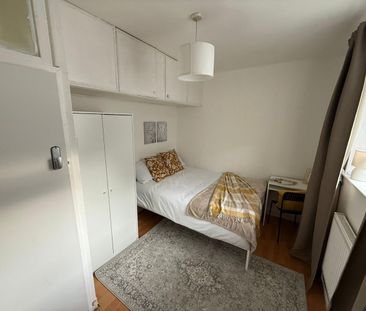 Room in a Shared Flat, Old Bethnal Green, E2 - Photo 6