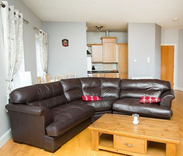 E.4.1 Whitehall Square Penthouse, Lisburn Road, Belfast BT12 5EG - Photo 2