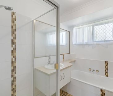 Move-In Ready - Fresh paint, carpet and curtains! - Photo 1