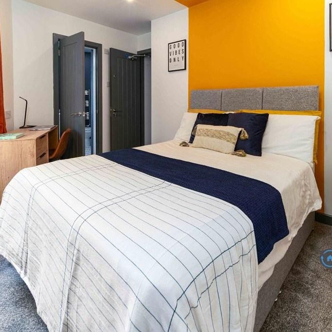 1 bedroom in a house share to rent - Photo 1