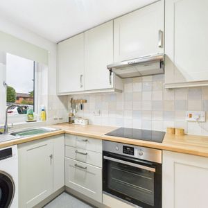 Myers Way, Camberley Myers Way, Camberley - Photo 2