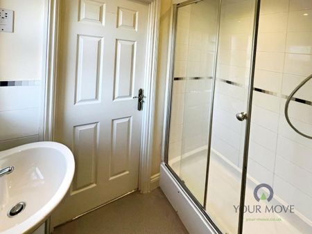 2 bedroom flat to rent - Photo 2