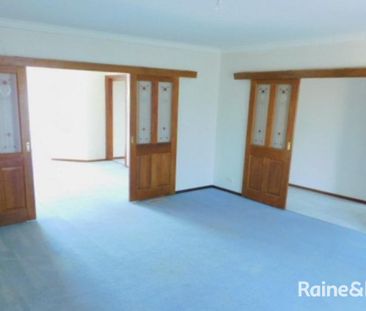 Contemporary Comfort and Everyday Convenience - Photo 5