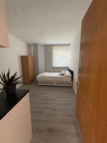 Room in a Shared House, Manchester Road, E14 - Photo 4