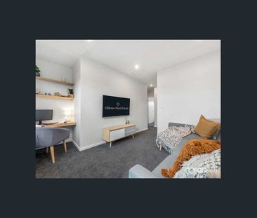 COSMOPOLITAN LIVING - Photo 2