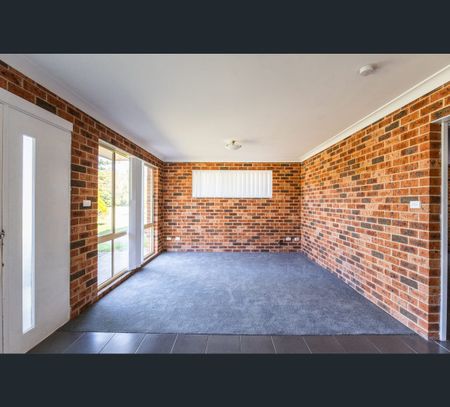 8 Hutchenson Avenue, Soldiers Point, NSW 2317 - Photo 2