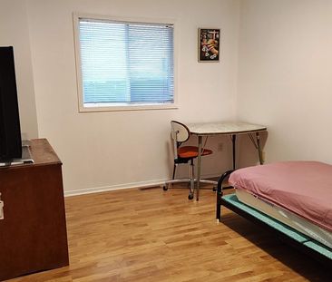 For Lease - 3050 Olympus Mews Unit# 3rd bedroom, Mississauga, Ontario - Photo 2