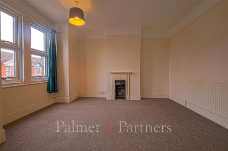 3 bedroom terraced house to rent - Photo 2