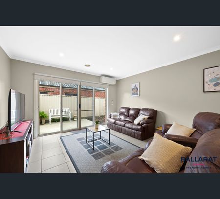 3/104 Whitehorse Rd, Mount Clear, Vic 3350 - Photo 5