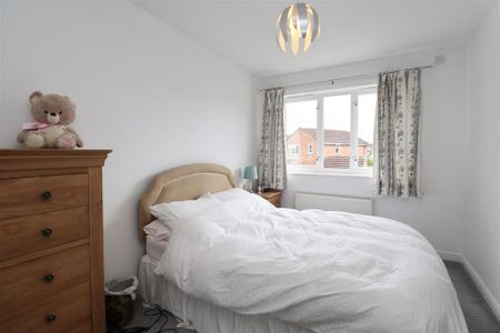 3 bedroom semi-detached house to rent - Photo 3