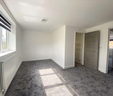 3 bedroom detached house to rent - Photo 2