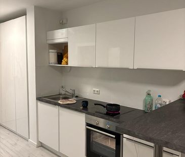 Modernes Studio mit Indoor Pool 1 Monats Miete 01.01-01.02 - Photo 5