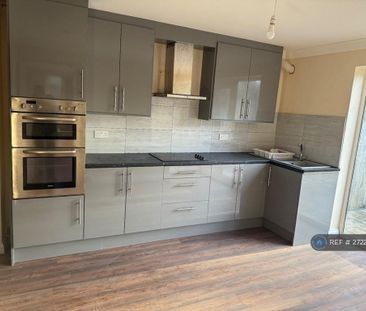 4 bedroom bungalow to rent - Photo 6