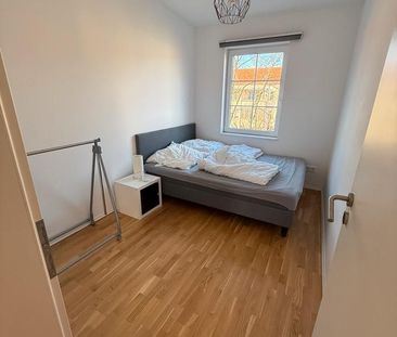 Möblierte Dachgeschosswohnung in Tempelhof frei - Photo 1