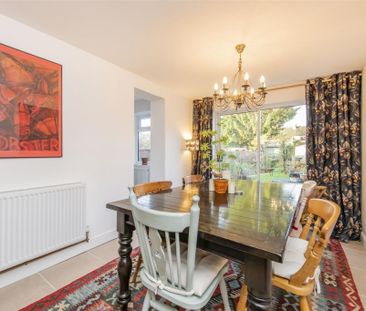 3 bed House - Detached To Let - Photo 6