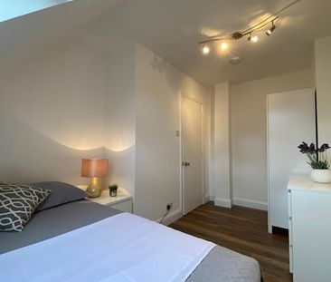 3 Bed Terraced House, Heron Place, SE16 - Photo 6