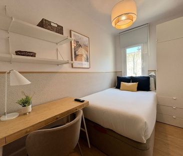 Carrer de les Aigües del Llobregat, L'Hospitalet de Llobregat, Cata... - Photo 6