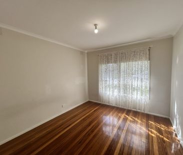 3 BEDROOM HOME IN NARRE WARREN! - Photo 2