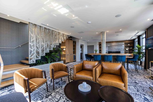 370 Rue des Seigneurs, Montréal, QC - Photo 1