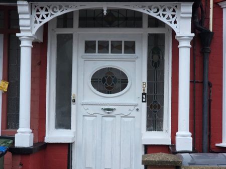 1 Bed Flat, Westbury Road, HA0 - Photo 5