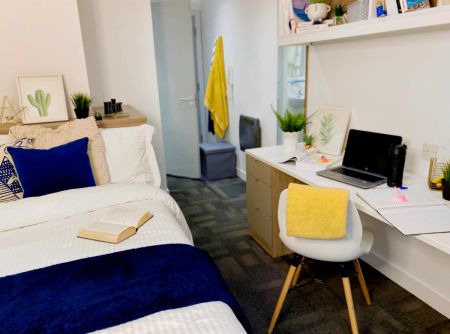 Superior Single Ensuite - Photo 3