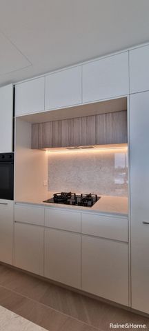 Level 8 with Pool and Golf Course View, Walk to lake and Dinning. - Photo 5