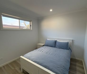 4-Bedroom Family Home in Ettalong Beach - Photo 6