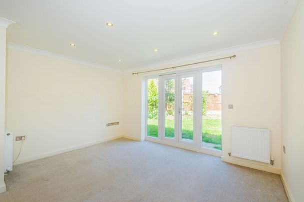 2 bedroom house to rent Abbitts Place, Glemsford, Sudbury, CO10 - Photo 1