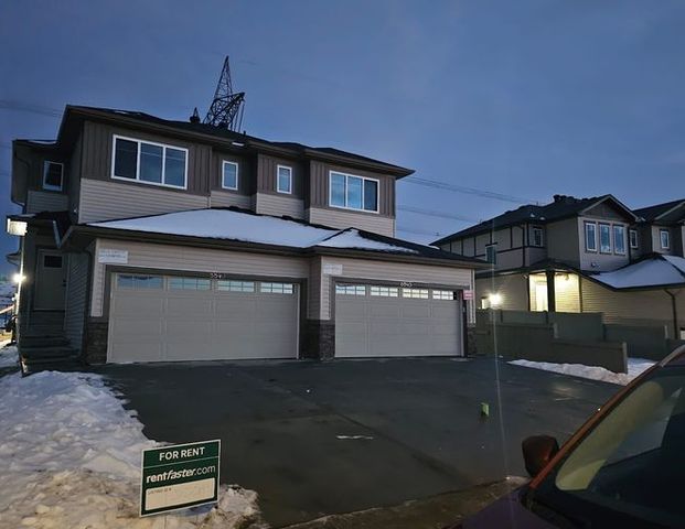 3 Bedroom Duplex in Chappelle! | Edmonton - Photo 1