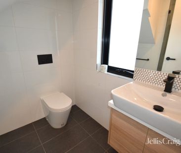 Two Bedroom Townhouse - Photo 6