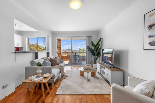 For Lease: Stylish 2-Bed Unit in Prime Sans Souci Location - Photo 1