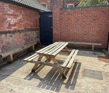 6 Bed Terraced House, Henry Road, NG7 - Photo 4