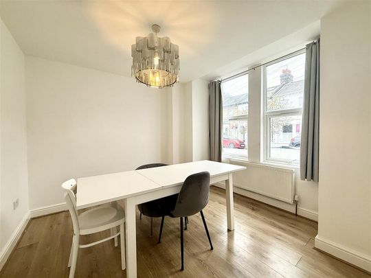 5 bedroom terraced house to rent - Photo 1