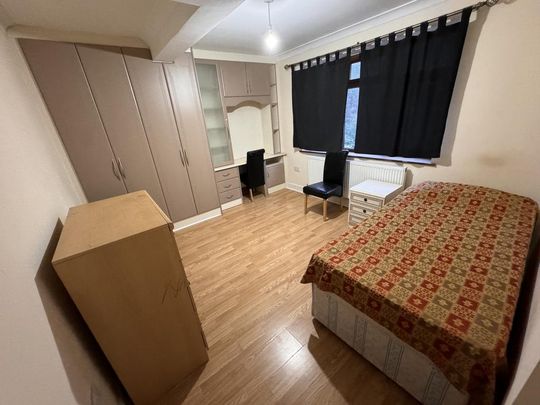 House share to rent - Photo 1