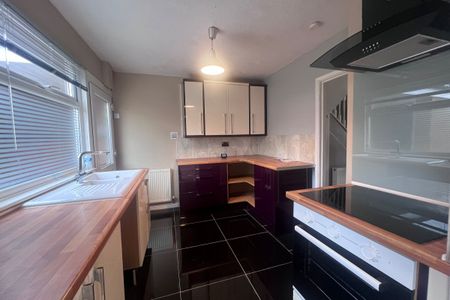 Eastfields - Photo 2