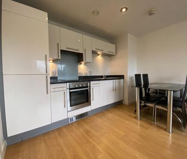 2 bedroom apartment to rent - Photo 3