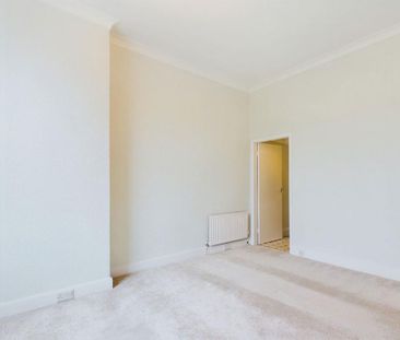 3 bedroom apartment to rent - Photo 3