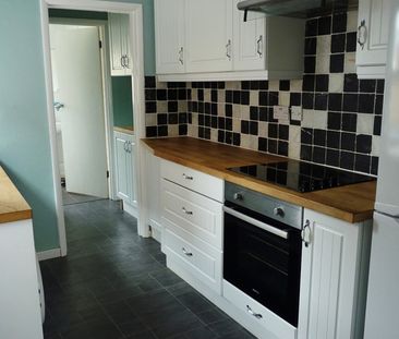 3 Bed Terraced House, Ludlow Road, SO19 - Photo 2